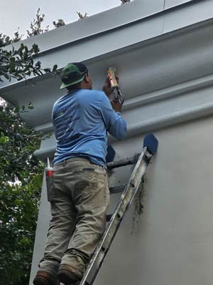 Caulking the Exterior of a Tampa Home
